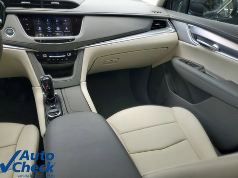 Certified 2024 Cadillac XT5 Premium Luxury w/ Technology Package FWD image 16