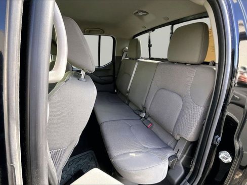 Used 2019 Nissan Frontier SV image 20
