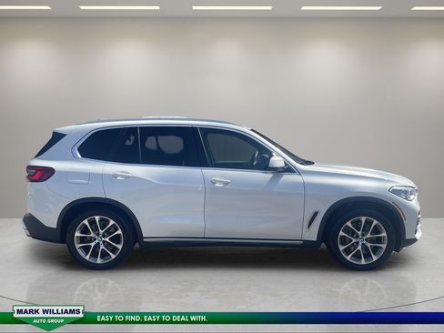 Used 2019 BMW X5 xDrive50i w/ Executive Package AWD/4WD image 3