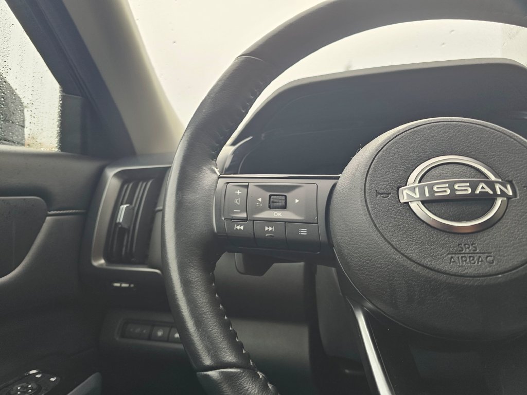 Used 2022 Nissan Pathfinder SL AWD/4WD image 33