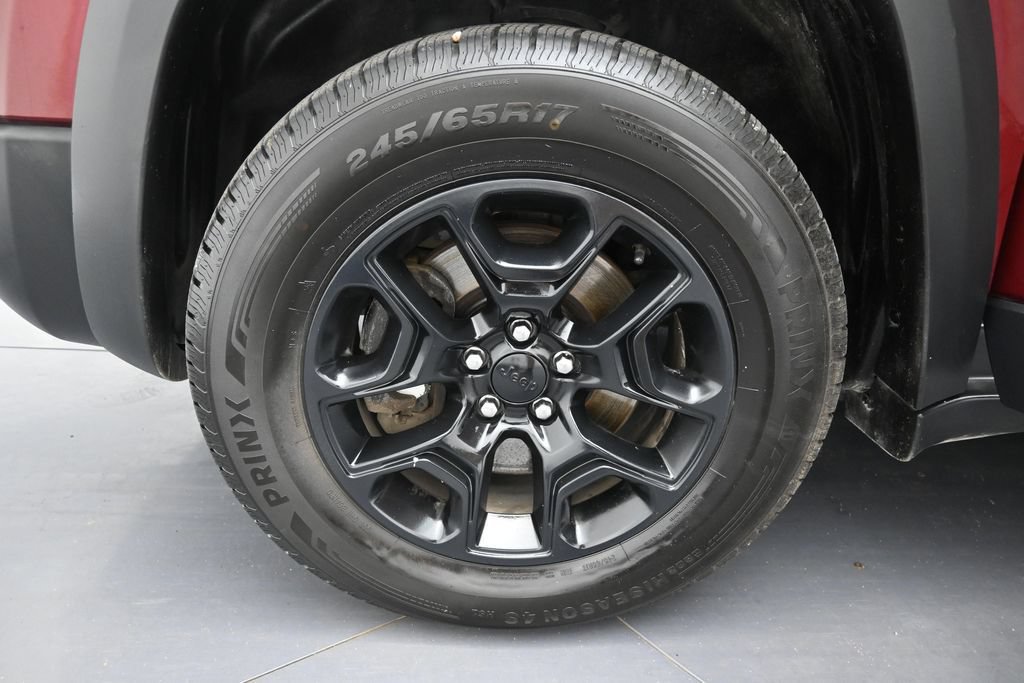 Used 2020 Jeep Cherokee Trailhawk w/ Comfort/Convenience Group AWD/4WD image 36