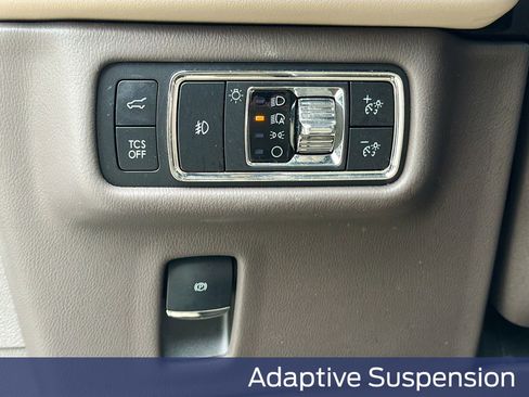 Used 2023 Lincoln Nautilus Reserve w/ Equipment Group 202A image 16