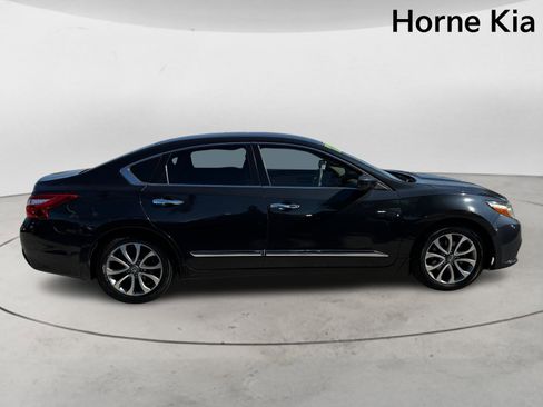 Used 2017 Nissan Altima 2.5 S w/ Power Driver Seat Package image 3