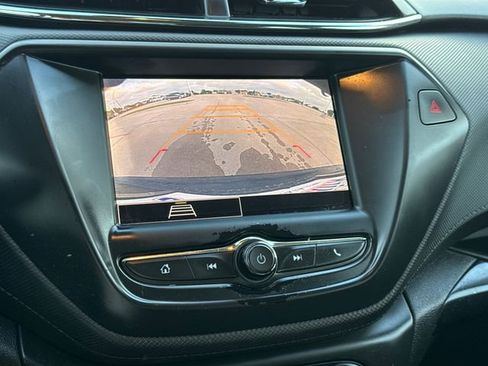 Used 2021 Chevrolet TrailBlazer LS FWD image 24