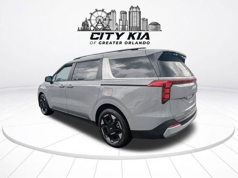 New 2027 Kia Carnival EX FWD image 4