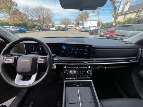 Used 2025 Hyundai Santa Fe SEL image 36