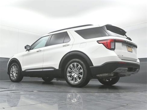 Certified 2025 Ford Explorer Active w/ Active Comfort Package image 39
