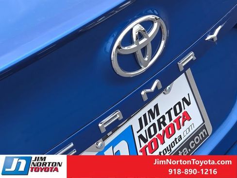 Used 2019 Toyota Camry XSE FWD image 12