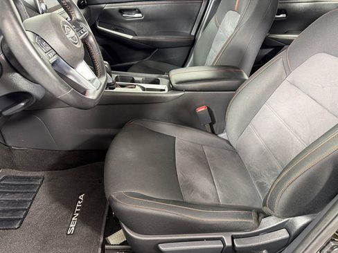 Used 2025 Nissan Sentra SR w/ Midnight Edition FWD image 12