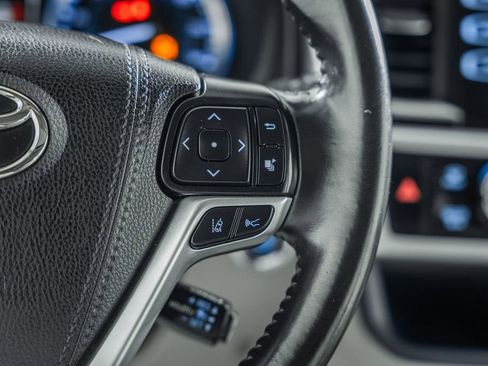 Used 2019 Toyota Highlander XLE w/ Protection Package #3 image 28