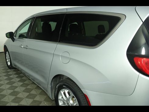Used 2023 Chrysler Voyager LX FWD image 19