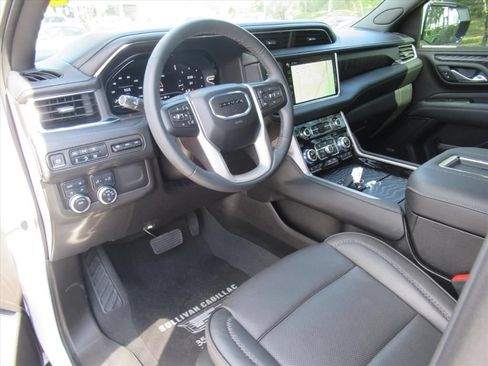 Used 2024 GMC Yukon Denali AWD/4WD image 17