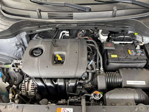 Used 2025 Kia Soul LX w/ LX Technology Package FWD image 32