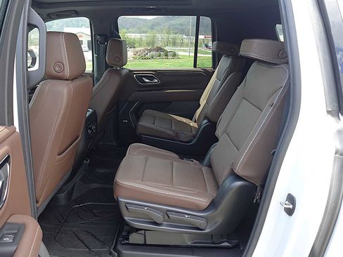 Used 2024 Chevrolet Suburban High Country AWD/4WD image 25