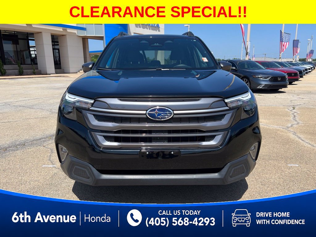 Used 2025 Subaru Forester Premium AWD/4WD image 2