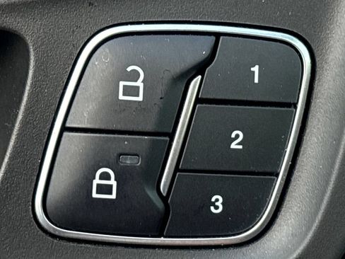 Used 2019 Ford Escape Titanium AWD/4WD image 18