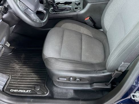 Used 2023 Chevrolet Traverse LT image 28