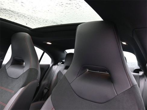 Used 2023 Mercedes-Benz CLA 250 4MATIC image 11