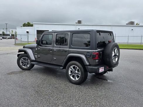 Used 2019 Jeep Wrangler Unlimited Sahara w/ Safety Group AWD/4WD image 4