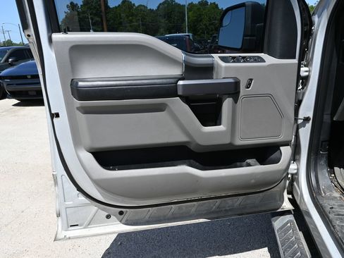 Used 2019 Ford F150 XLT w/ Equipment Group 301A Mid RWD image 7