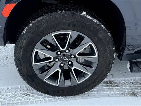 Used 2023 Chevrolet Tahoe Z71 w/ Luxury Package AWD/4WD image 8