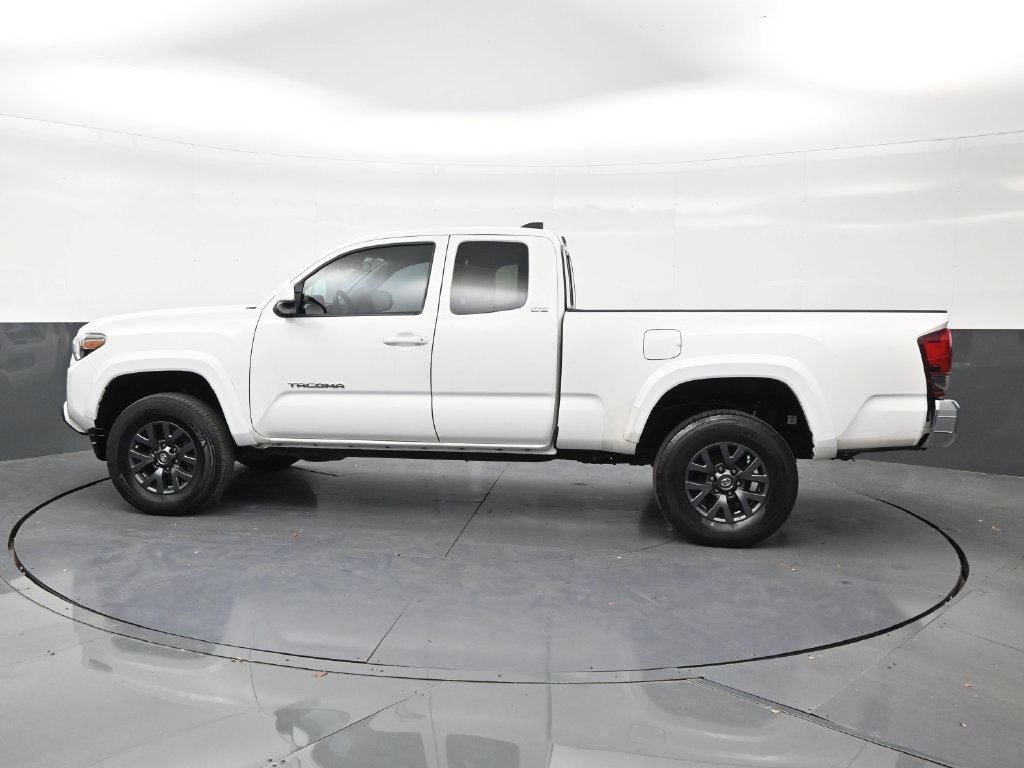Used 2023 Toyota Tacoma SR5 w/ SR5 Appearance Package RWD image 2