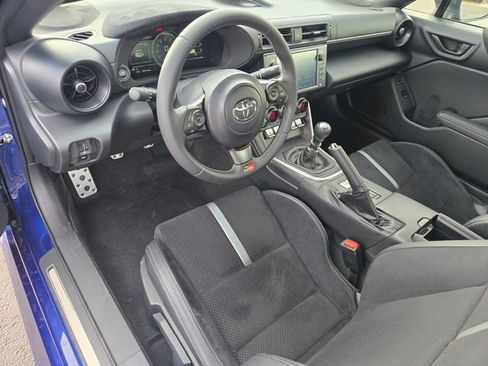 Used 2024 Toyota GR86 Premium w/ Performance Package RWD image 9