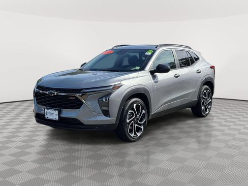 Used 2026 Chevrolet Trax RS w/ Driver Confidence Package FWD image 3