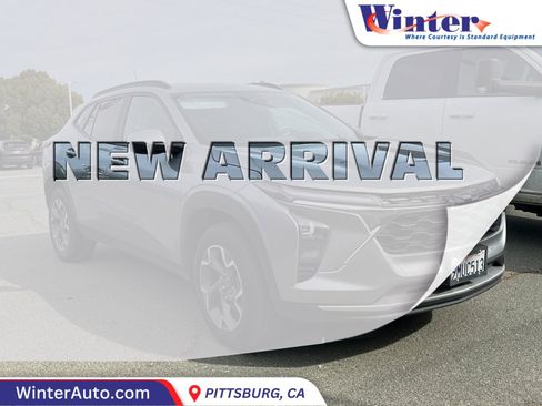 Used 2024 Chevrolet Trax LT w/ Driver Confidence Package image 1