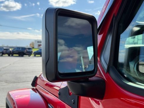 Used 2021 Jeep Wrangler Unlimited Sahara w/ Uconnect 4C Nav & Sound Group AWD/4WD image 35