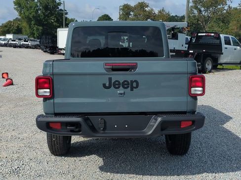 New 2025 Jeep Gladiator Sport image 4