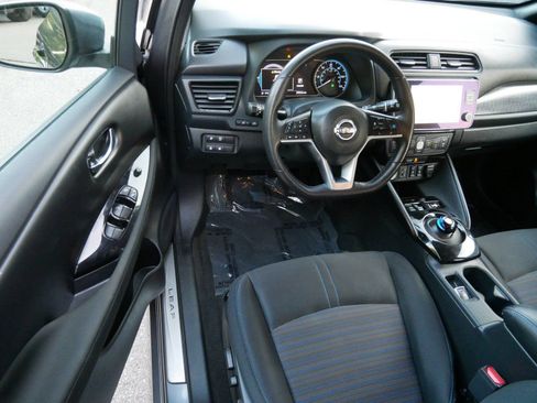 Certified 2025 Nissan Leaf SV Plus FWD image 11