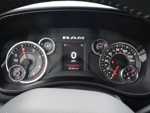 Used 2024 RAM 2500 Big Horn image 31