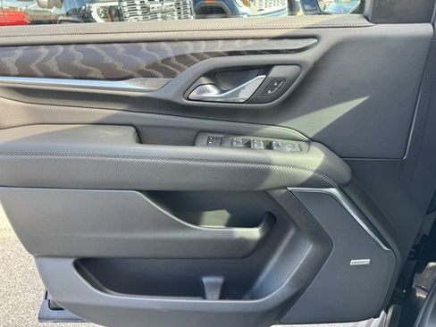 Used 2024 GMC Yukon XL Denali w/ Denali Reserve Package image 28