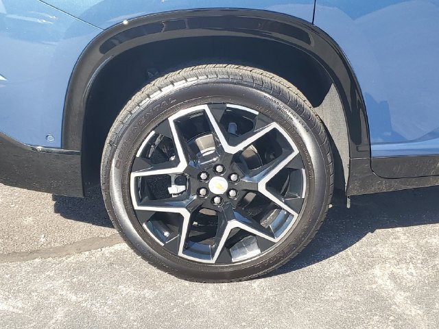 Used 2025 Chevrolet Traverse High Country FWD image 5