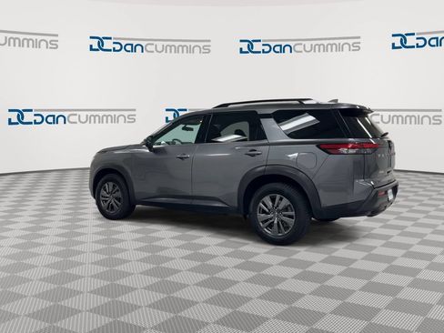 Used 2022 Nissan Pathfinder SV FWD image 6