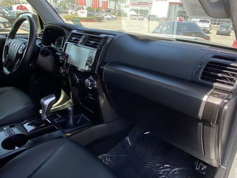 Certified 2024 Toyota 4Runner TRD Off-Road Premium w/ Moonroof Package AWD/4WD image 16