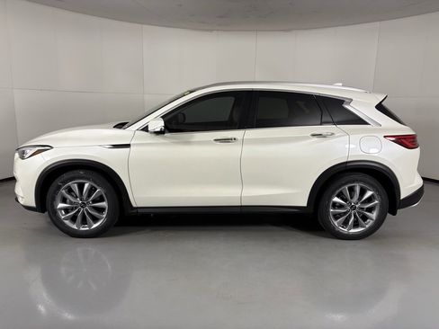 Used 2021 INFINITI QX50 Essential w/ Convenience Package image 6