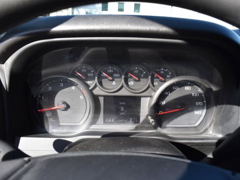 Used 2024 Chevrolet Silverado 2500 Custom w/ Custom Value Package image 17