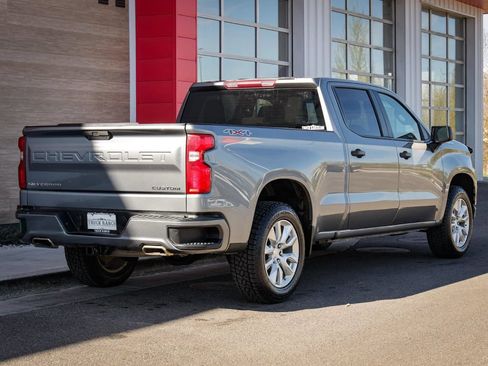 Used 2019 Chevrolet Silverado 1500 Custom w/ Custom Convenience Package AWD/4WD image 3