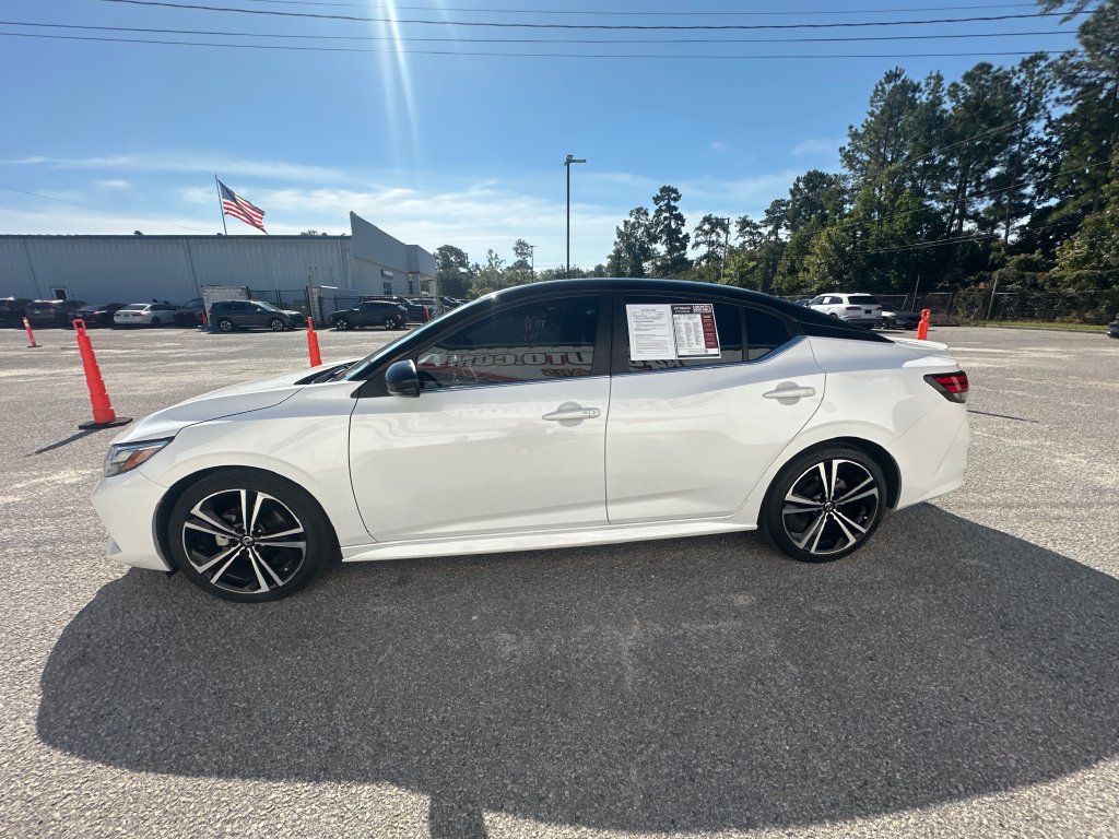 Used 2022 Nissan Sentra SR w/ Lighting Package FWD image 5