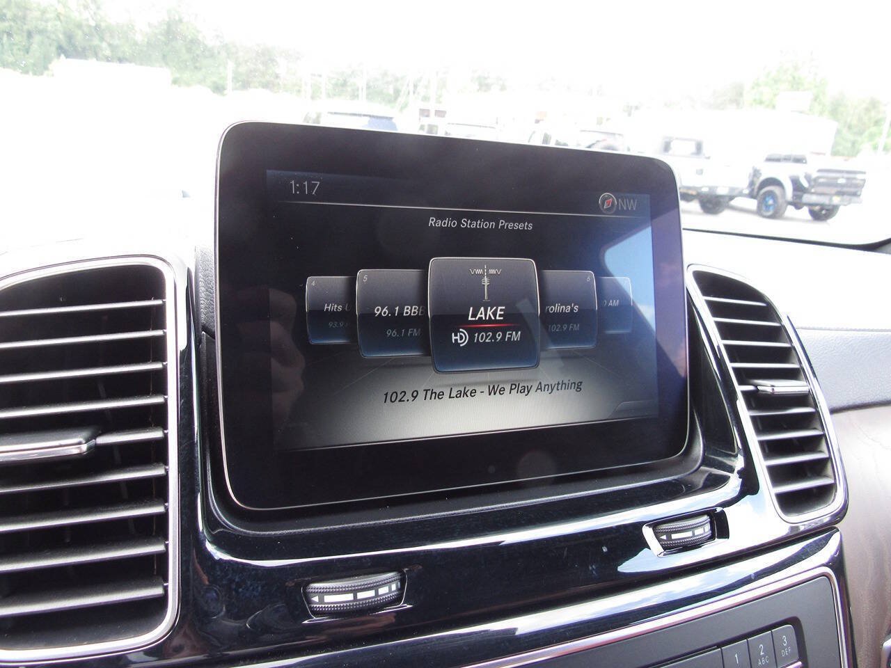Used 2017 Mercedes-Benz GLS 550 4MATIC image 34