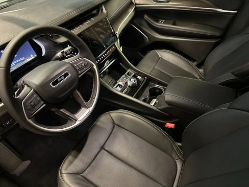 New 2026 Jeep Grand Cherokee Limited image 9