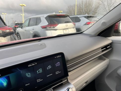 Used 2025 Hyundai Kona SEL image 35