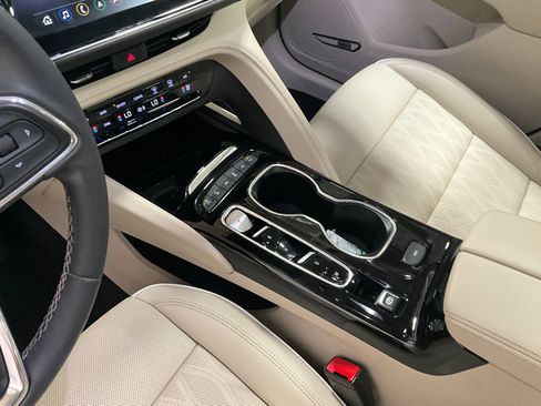 Used 2023 Buick Envision Avenir image 15