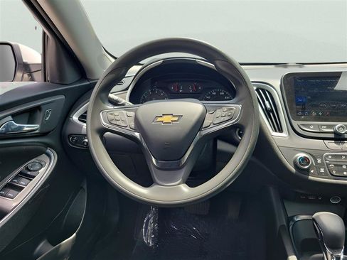 Used 2023 Chevrolet Malibu LT FWD image 21