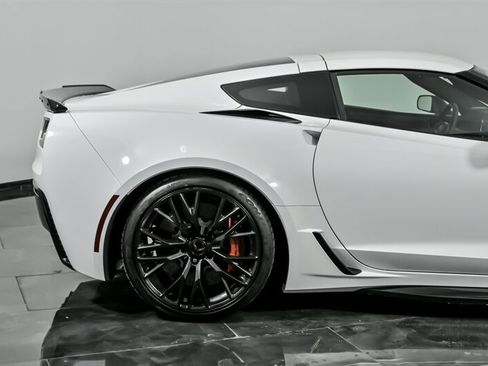 Used 2017 Chevrolet Corvette Z06 image 12