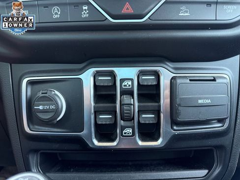 Used 2022 Jeep Wrangler Unlimited Sport AWD/4WD image 28