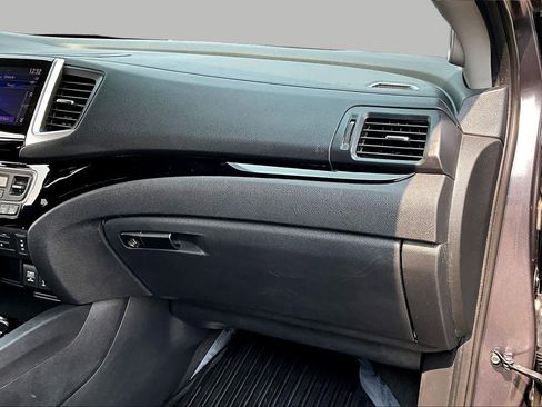 Used 2017 Honda Pilot Touring image 18