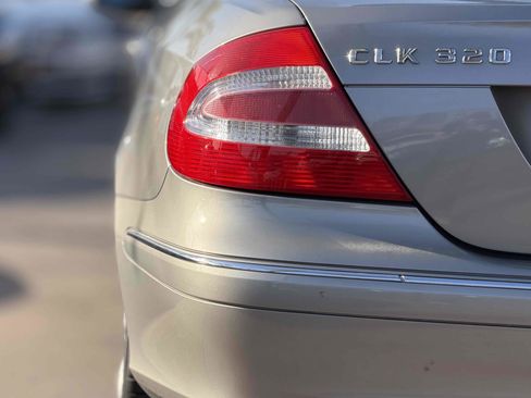 Used 2005 Mercedes-Benz CLK 320 Cabriolet image 14